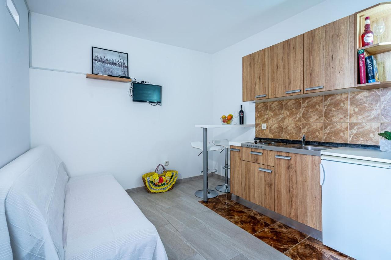 Apartmani Vinko ビビニェ エクステリア 写真