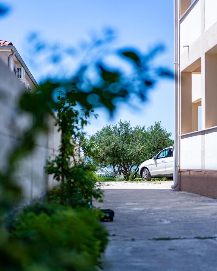 Apartmani Vinko ビビニェ エクステリア 写真